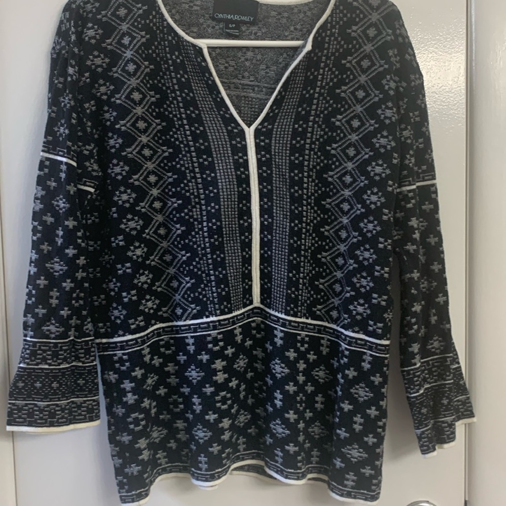 3/4 sweater with V neck